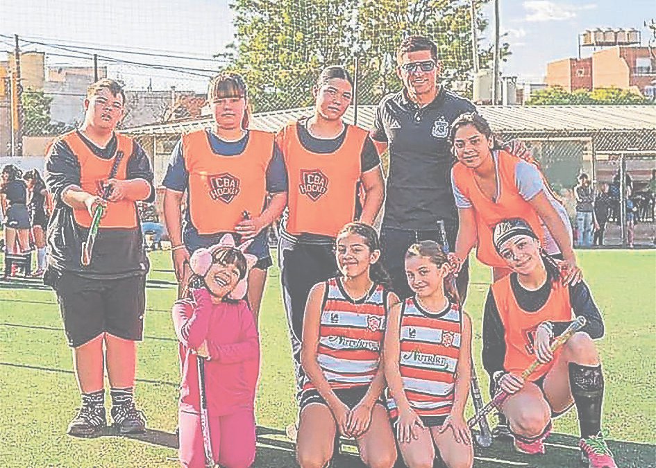 Escuela San Martín, fútbol y hockey.
